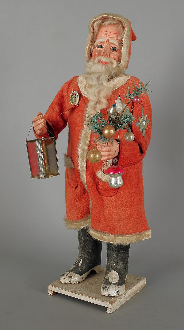 Composition mechanical Santa Claus with