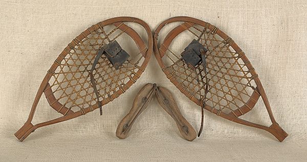 Pair of snow shoes 19th c together 175bfc