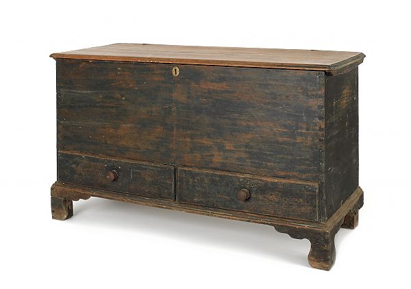 Painted pine blanket chest ca  175e9e