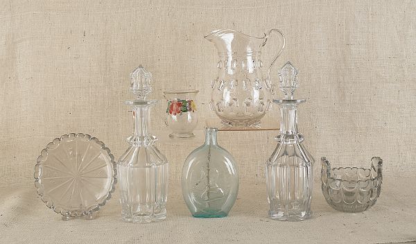 Collection of glassware to include