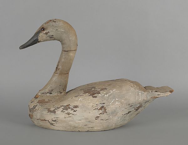 Carved and painted swan decoy early 175f85