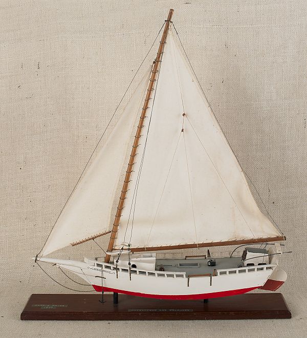 Pond model of the sailboat Carrie 175fbf