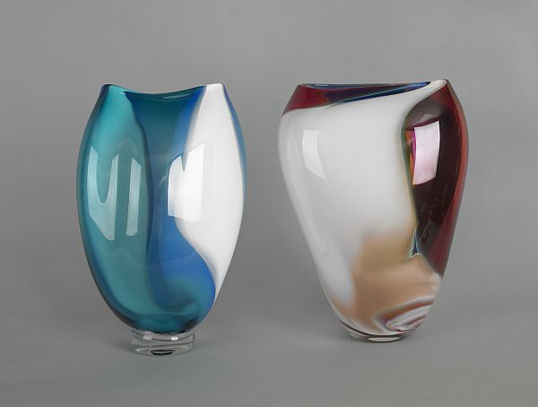 Two contemporary art glass vases 176077