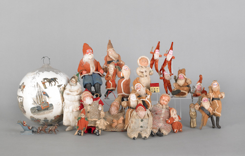 Group of miscellaneous Santa Claus figures