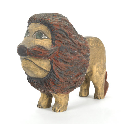 Contemporary carved lion 7 h. ?