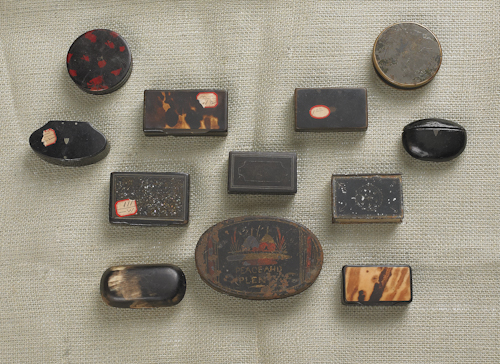 Eleven snuff boxes 19th c. to include