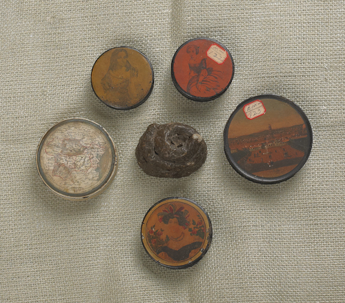 Six snuff boxes 19th c. to include