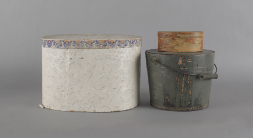 Wallpaper hat box 19th c. 9 1/2"