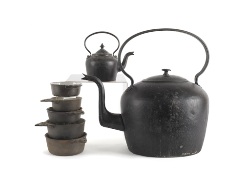 Massive tin tea kettle 19th c. 18 1/2