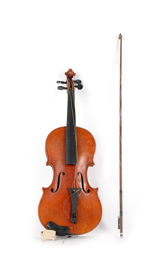 Reproduction Stradivarius violin with