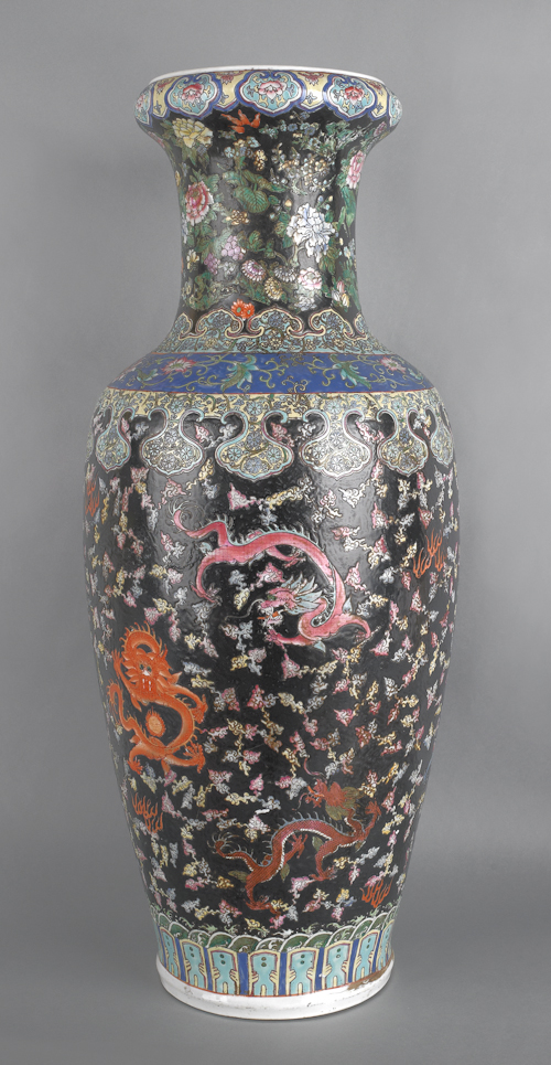 Chinese porcelain famille noir 17651a