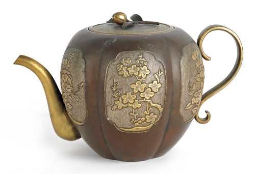 Japanese bronze teapot late 19th/early