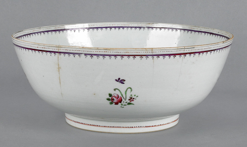 Chinese export porcelain bowl early