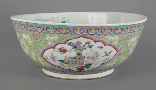 Chinese export porcelain famille