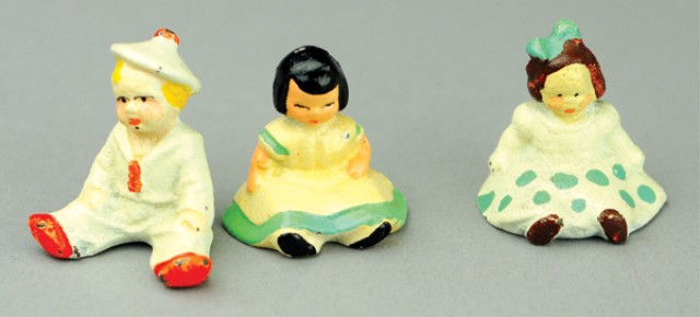 SEATED CHILDREN PAPERWEIGHTS Cast 178f42