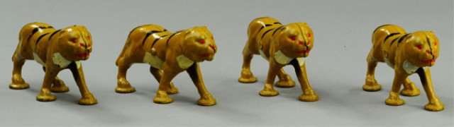 LOT OF FOUR TIGER FIGURES Hubley 178f50