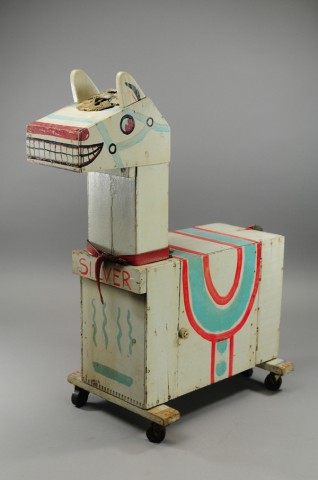 HORSE TOY BOX c. 1950's very creative