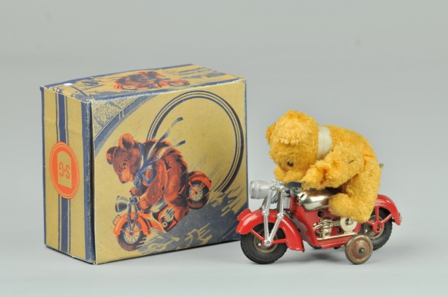 GUNTHERMANN BEAR RIDING MOTORCYCLE 1790d3
