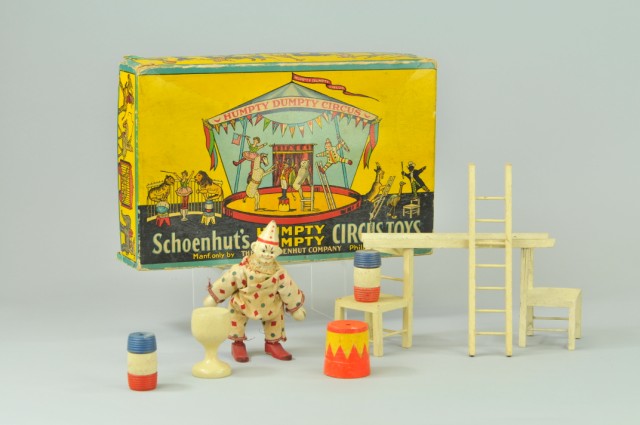 BOXED SCHOENHUT REDUCED SIZE CIRCUS