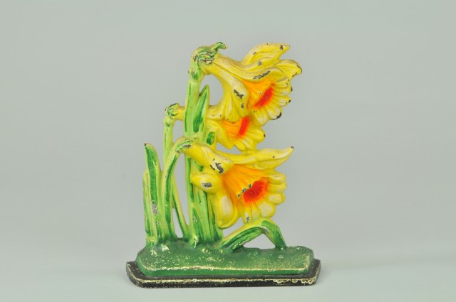 JONQUILS DOORSTOP Hubley cast iron very