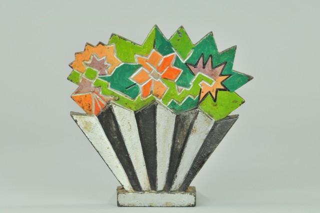 MIXED FLOWERS IN DECO VASE DOORSTOP 1792b7