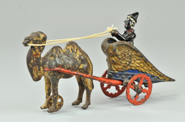 a/ KENTON CAMEL CHARIOT Cast iron painted