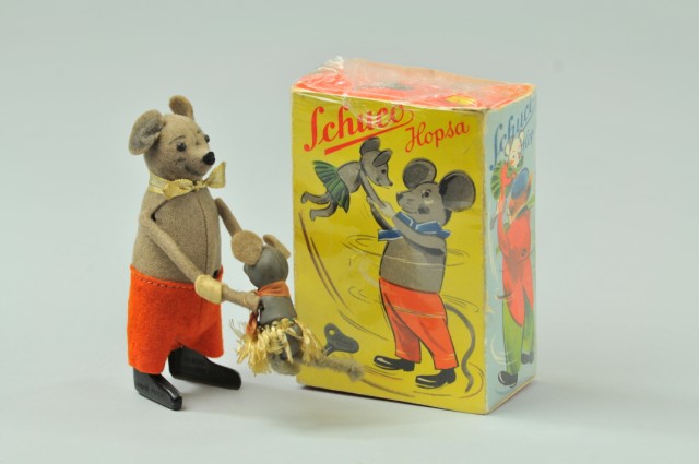 SCHUCO BOXED DANCING MOUSE WITH