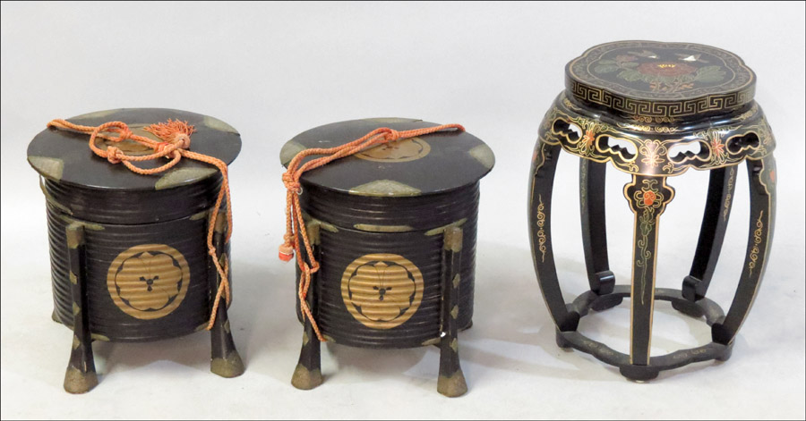 PAIR OF JAPANESE LACQUERED CONTAINERS.