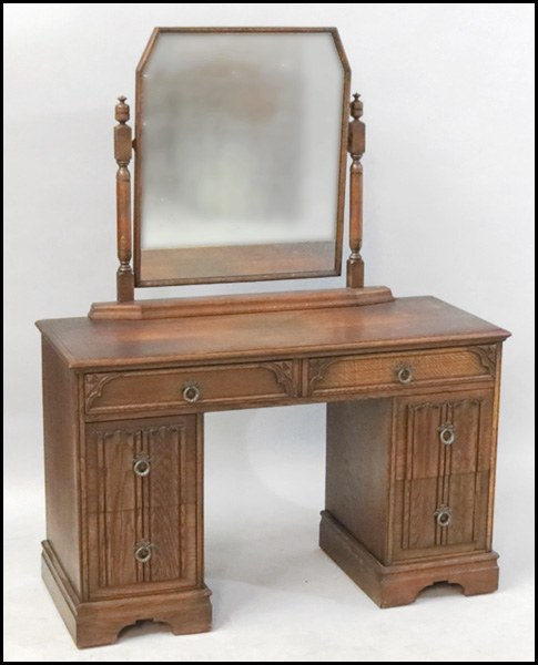 ENGLISH OAK DRESSING TABLE With 17962f
