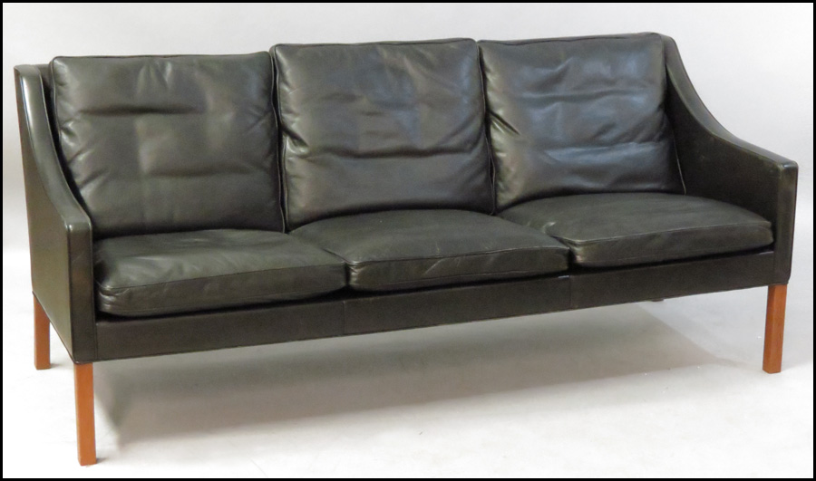 BLACK LEATHER UPHOLSTERED SOFA  17964c