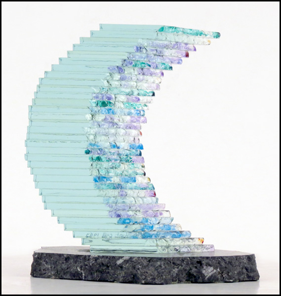 CONTEMPORARY GLASS SCULPTURE. Bearing