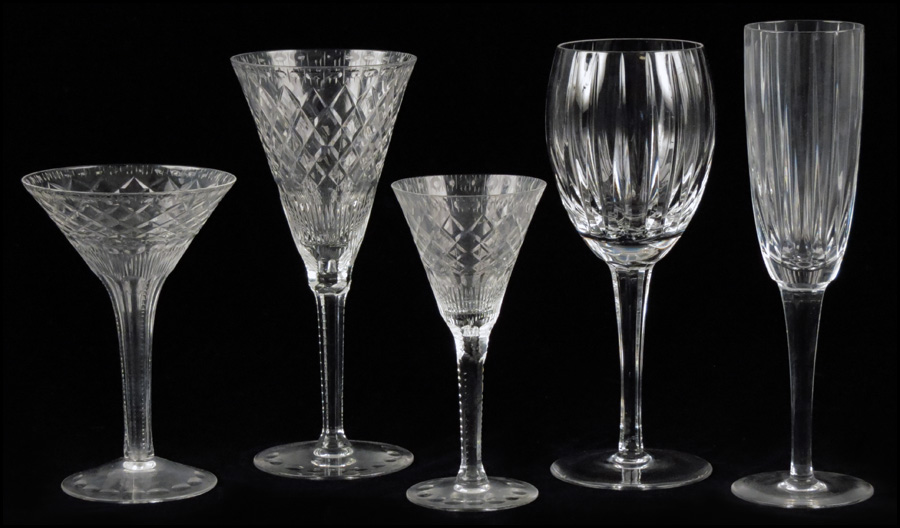 COLLECTION OF CUT AND MOLDED GLASS 17970d