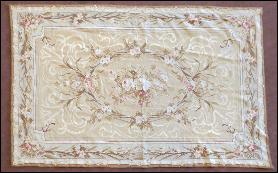FRENCH AUBUSSON RUG. 7'1'' x 4'10''