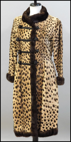 LEOPARD 3/4 LENGTH COAT. Entirely