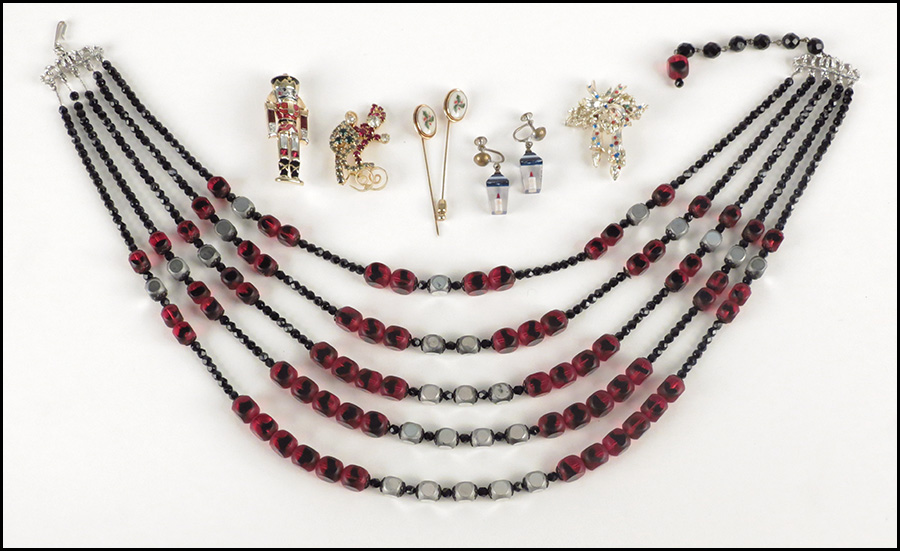 HOBE RED AND BLACK FIVE-STRAND GLASS