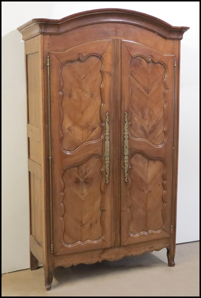 18TH CENTURY FRENCH FRUITWOOD ARMOIRE.