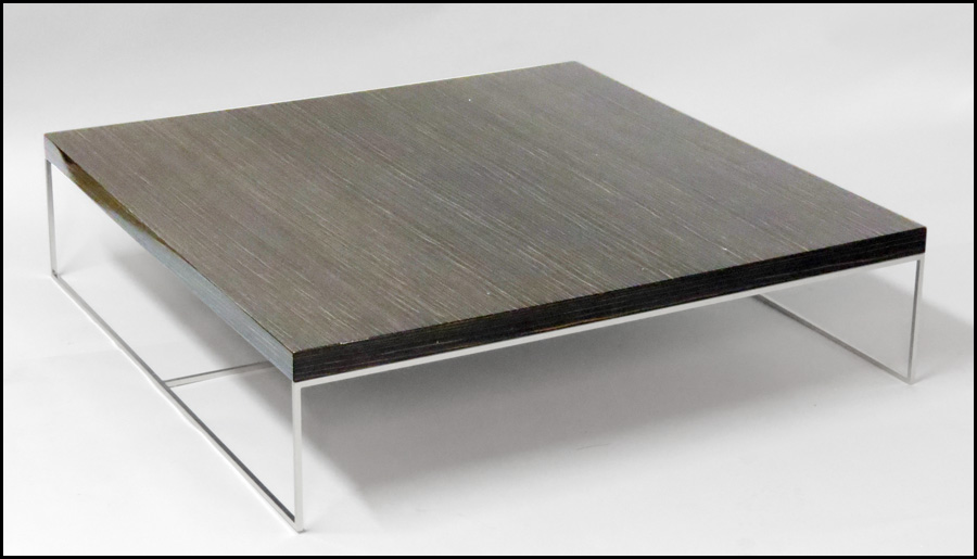 MINOTTI COCKTAIL TABLE. H: 12''