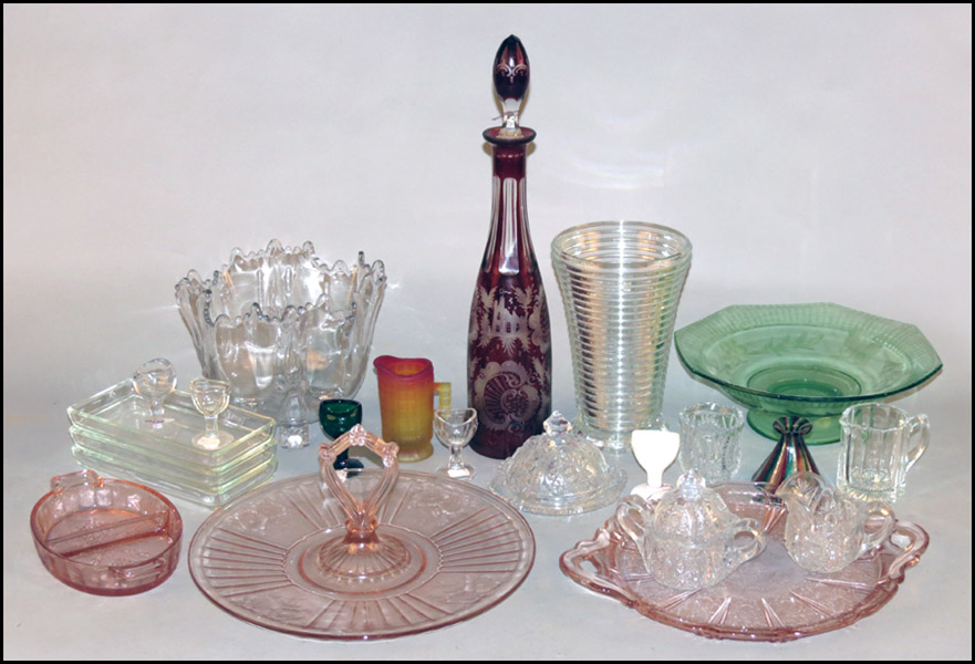 COLLECTION OF VARIOUS GLASS TABLE 179a94