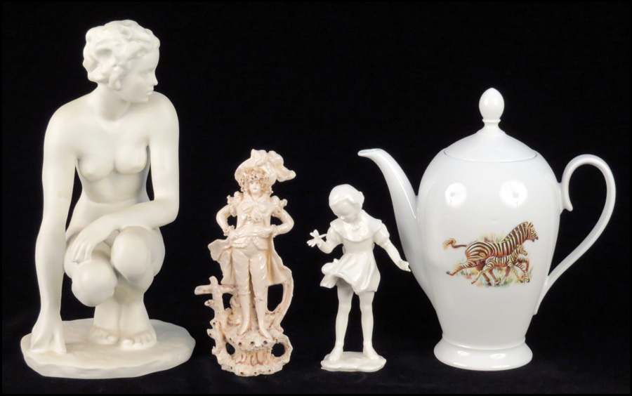COLLECTION OF DECORATIVE ITEMS.