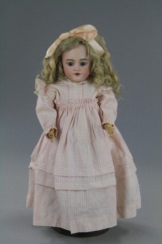 SIMON & HALBIG CHILD DOLL Pretty