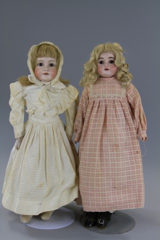 LOT OF TWO KESTNER SHOULDER HEAD DOLLS