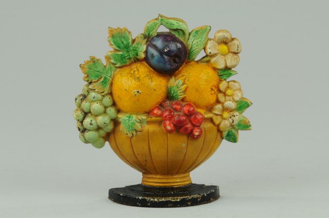 FRUIT BOWL DOORSTOP Hubley #456 quaint