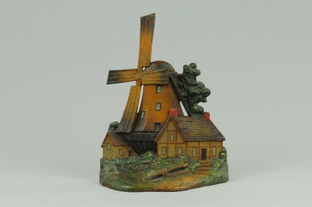 WINDMILL WITH COTTAGES DOORSTOP 179dae