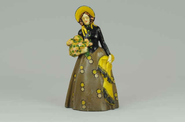 WOMAN WITH FLOWERS AND SHAWL DOORSTOP 179dd7