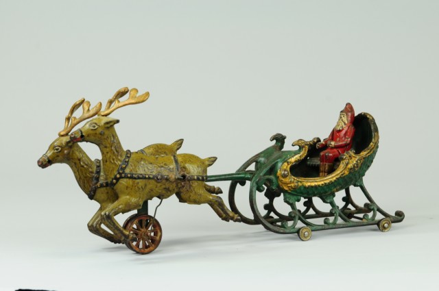 SANTA SLEIGH WITH WHITE REINDEER