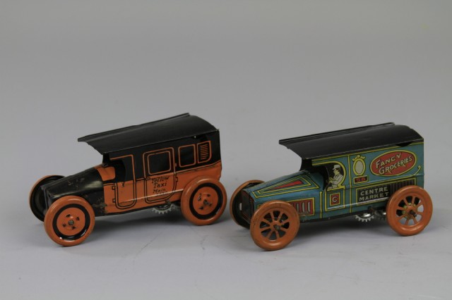 TWO CHEIN VEHICLES Both lithographed 179ef8