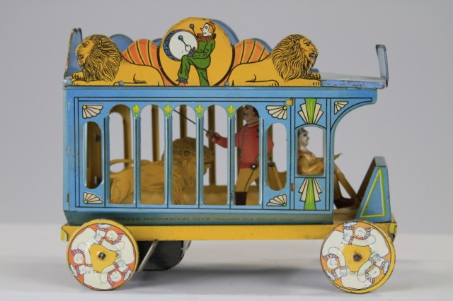 STRAUSS CIRCUS WAGON Lithographed