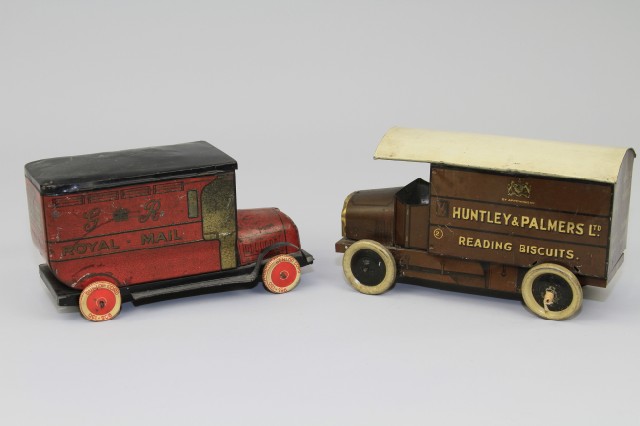 LOT OF TWO DELIVERY VAN BISCUIT 17a01f