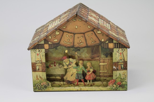 UNUSUAL HANSEL AND GRETEL TINPLATE 17a027