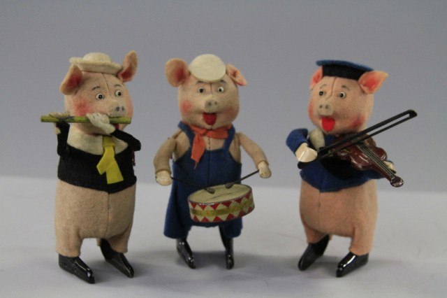 THREE LITTLE PIGS Schuco Germany clockwork